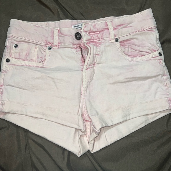 Bershka Pants - Pink denim shorts